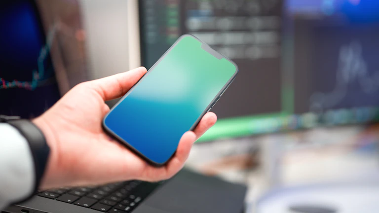 컴퓨터 화면에 표시된 채팅 대화 내용