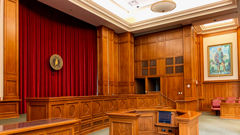 권리금 회수 방해 시 손해배상액 산정법 2 법정의 판사봉과 정의의 저울