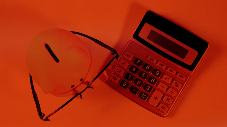 재산 흐름과 금융 차트를 분석하는 변호사들