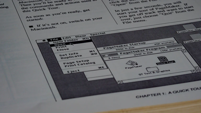 법률 저울 이미지