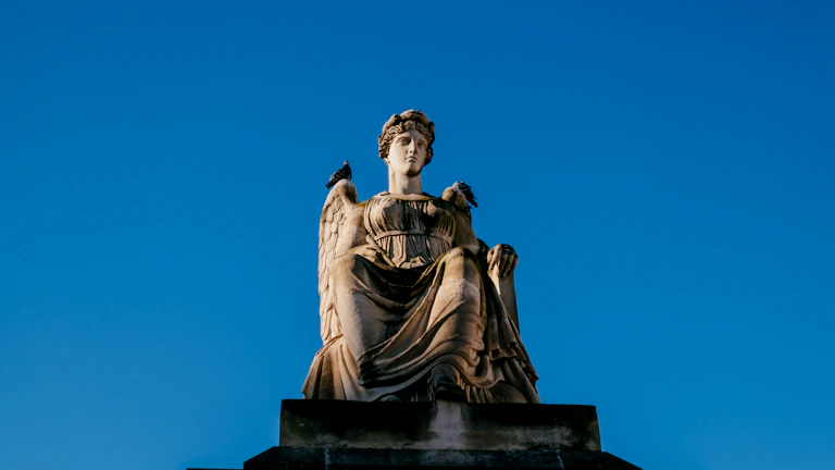 정의의 여신상 저울